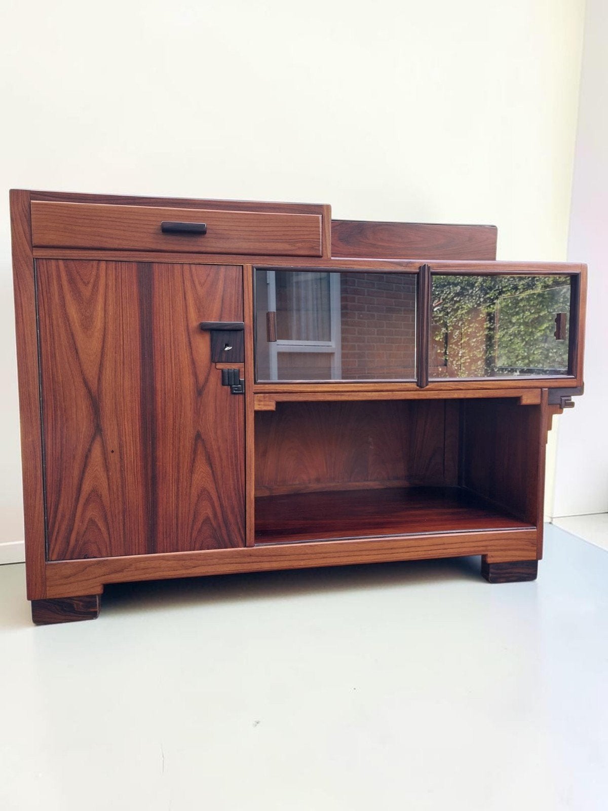 Art Deco kast  Amsterdamse School dressoir kast, Ophalen