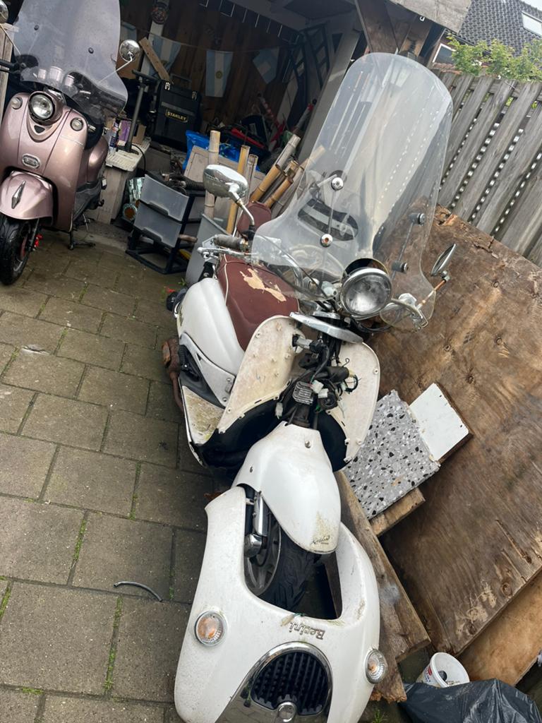 Berini scooter, Fietsen en Brommers, Overige merken, Gebruikt, Ophalen of Verzenden, Benzine