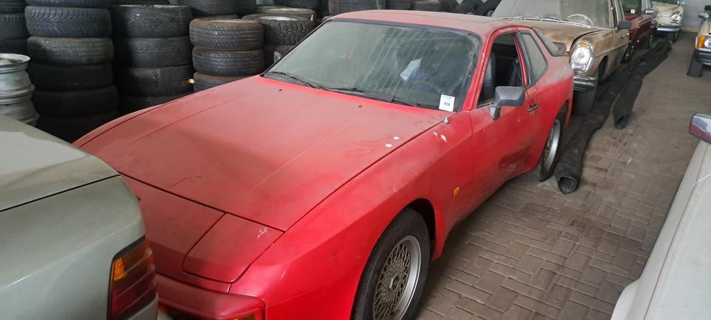 Porsche 944 2.5 Coupe 1982 Rood, Auto's, 4 cilinders, 163 pk, Bedrijf, Handgeschakeld