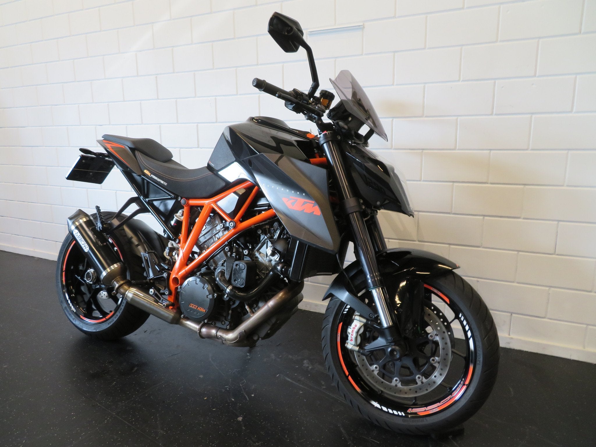 KTM KTM 1290 SUPERDUKE R SUPER DUKE (bj 2016), Motoren, 1290 cc, Naked bike, Gebruikt, Bedrijf