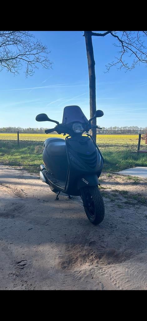 Piaggio zip 70cc 2 takt, Fietsen en Brommers, Scooters | Vespa, Zo goed als nieuw, Overige modellen, Tweetakt, Ophalen