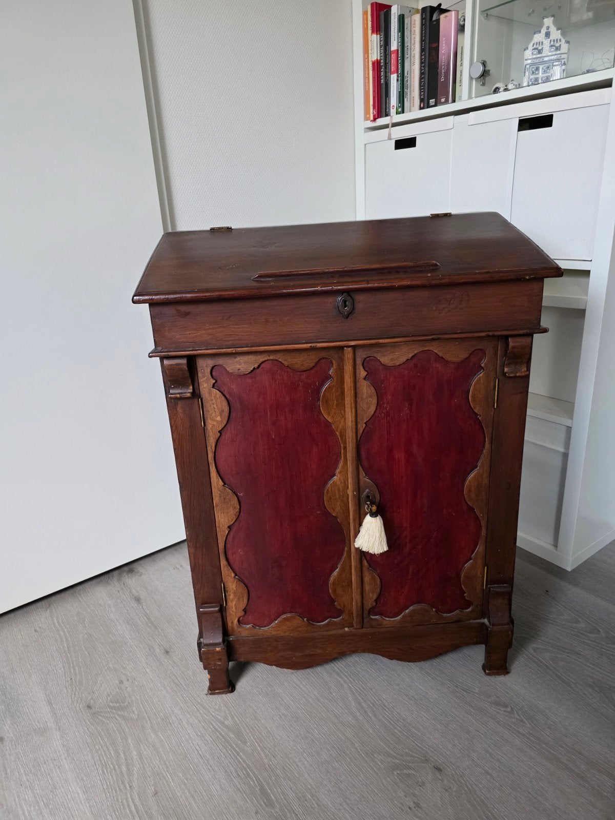 Antiek houten secretaire, Ophalen
