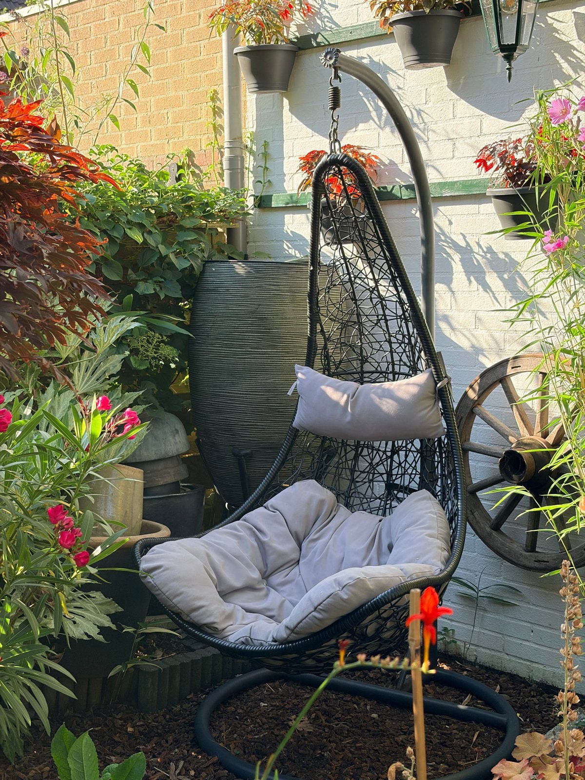 Comfortabele hangstoel met standaard - Zwart, Tuin en Terras, Hangmatten, Gebruikt, Eenpersoons, Met standaard, Binnen, Buiten