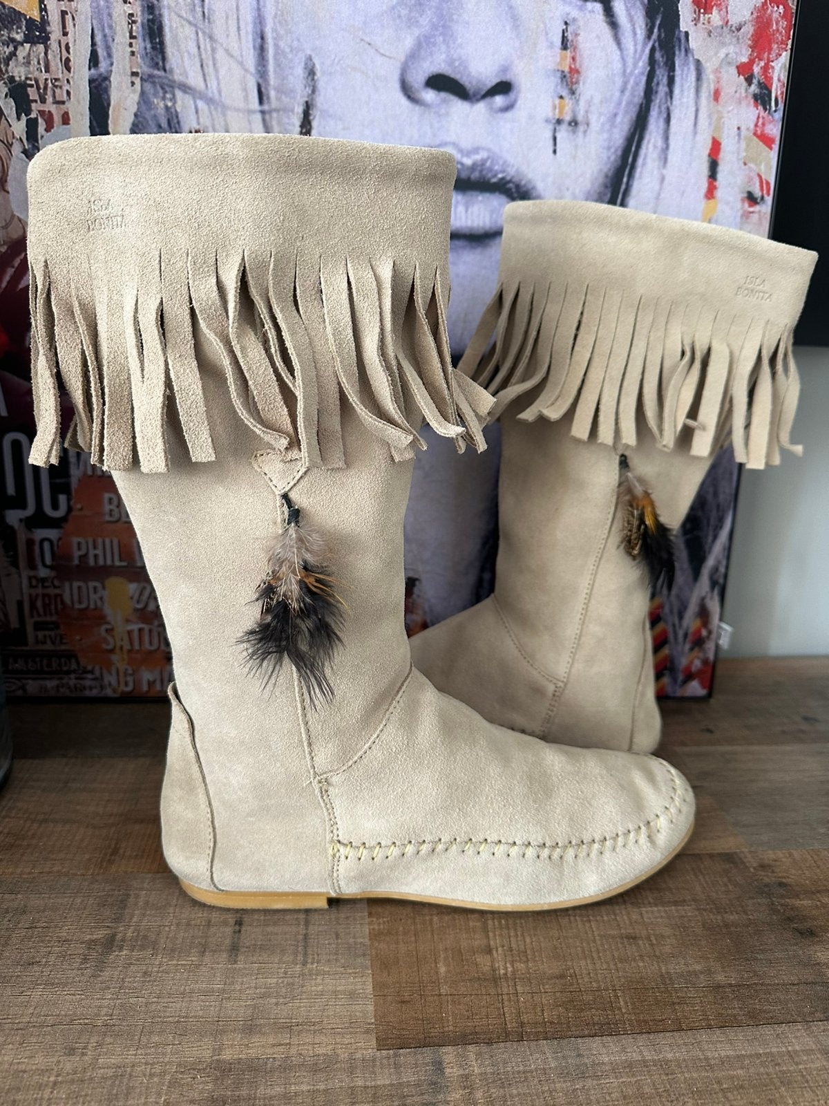 Isla Ibiza , suede laarsjes  , franje , beige , maat 39, Beige, Lage of Enkellaarzen, Ophalen of Verzenden, Zo goed als nieuw