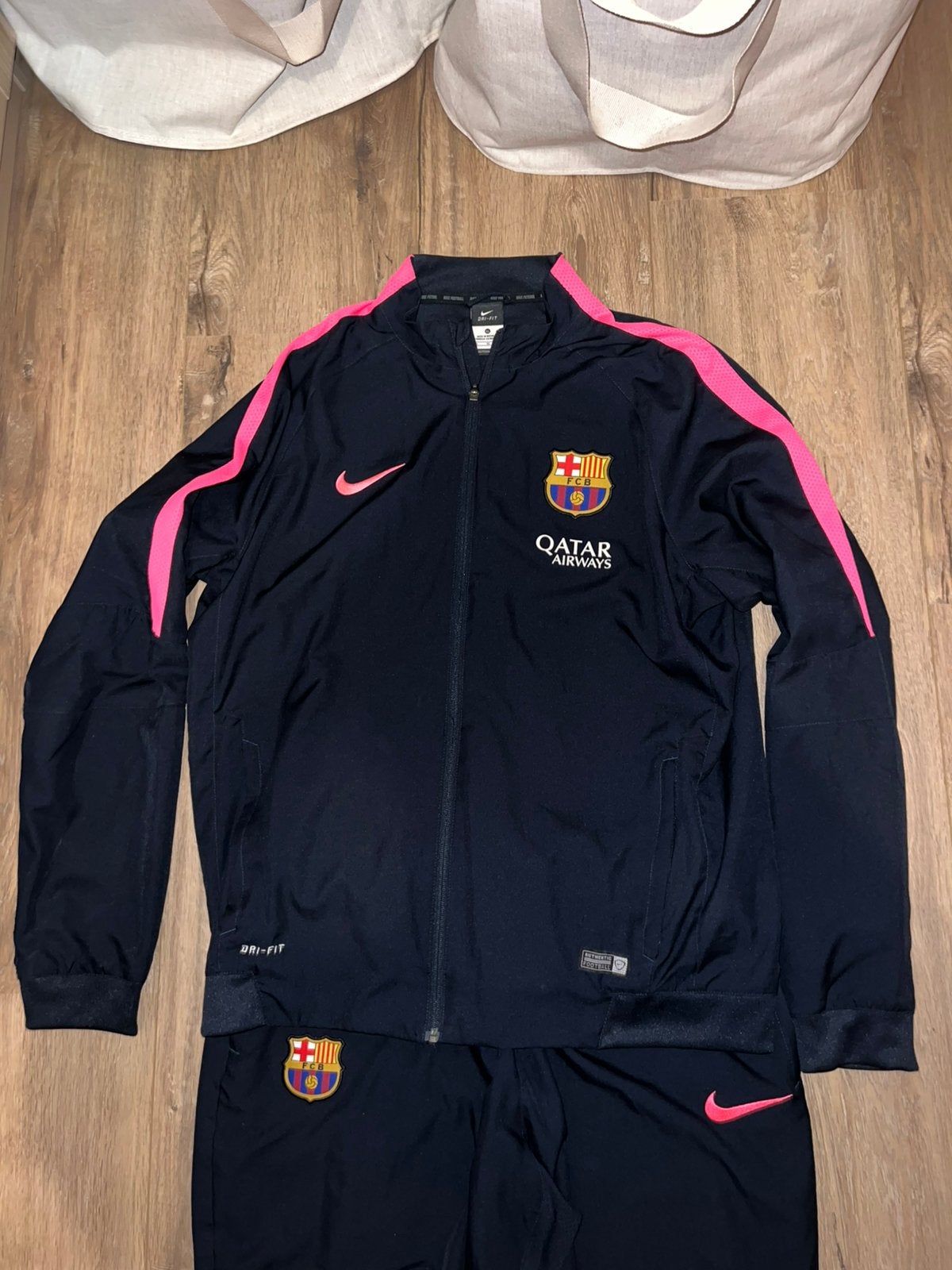 Barcelona trainingspak, Maat XL, Ophalen of Verzenden, Zo goed als nieuw, Trainingspak
