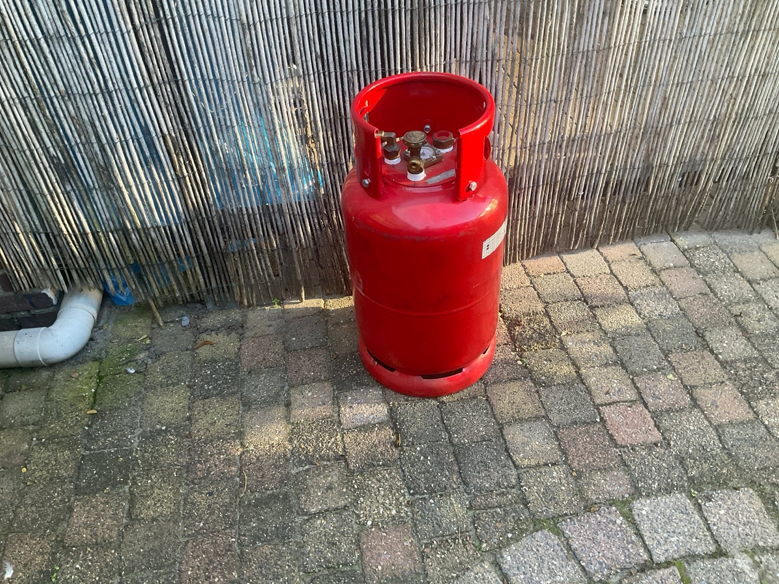 Rode gasfles, voor LPG, Ophalen of Verzenden, Gebruikt