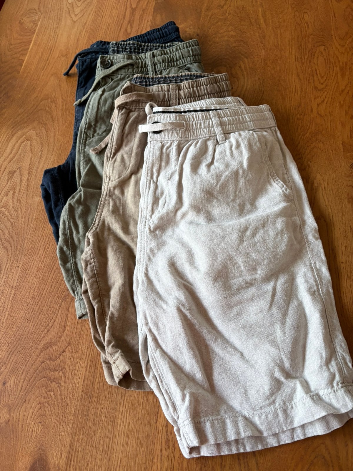 Vier bermuda’s 70%  linnen/30% katoen., Ophalen, Gedragen, Maat 46 (S) of kleiner, Blauw