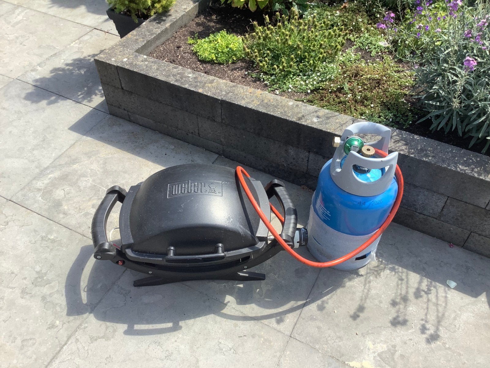 Weber gas bbq tafelmodel inclusief halfvolle gasfles, Ophalen