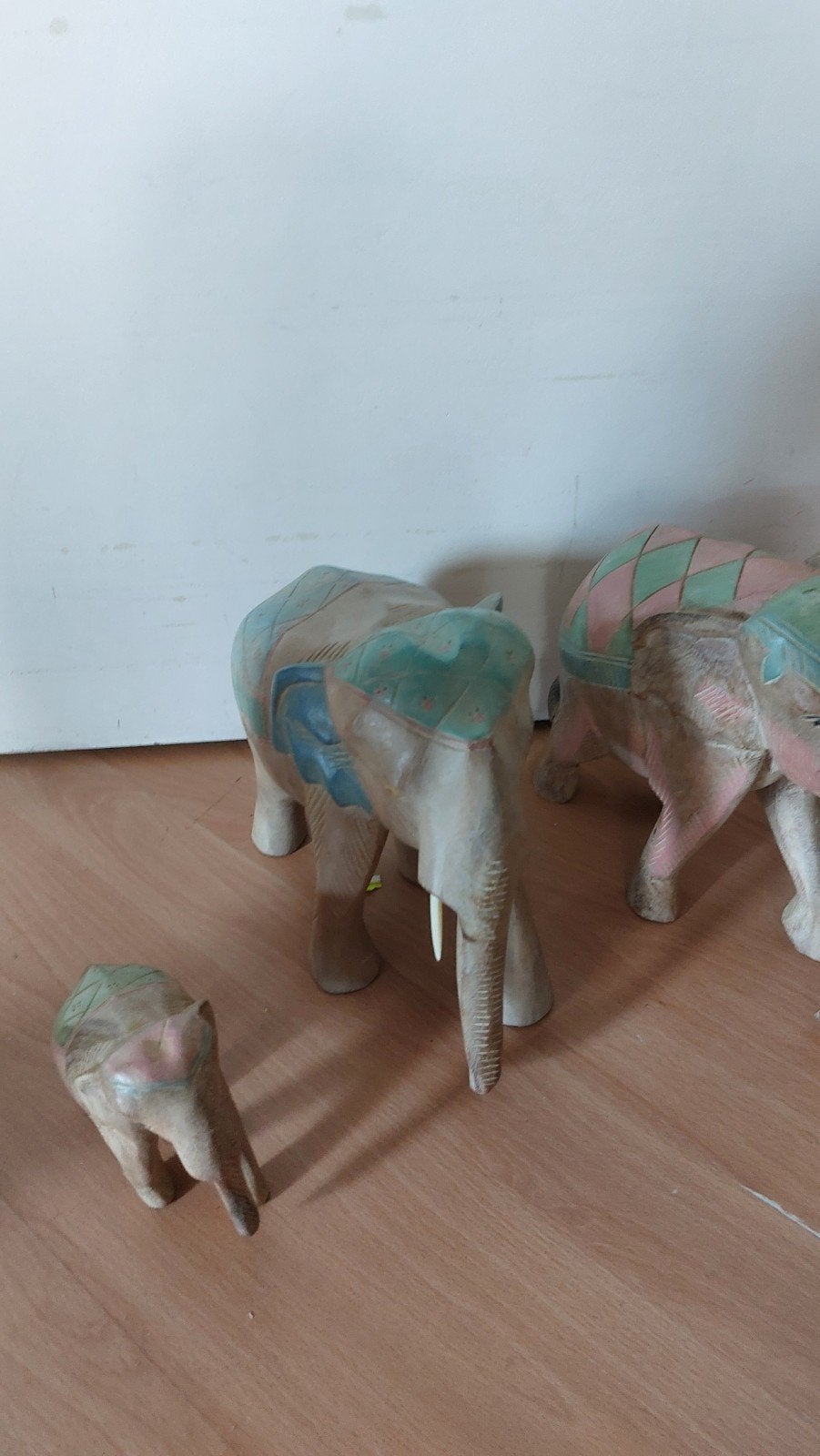 Te koop 3 houtsnijwerk olifanten, Verzamelen, Beelden en Beeldjes, Ophalen of Verzenden, Dier