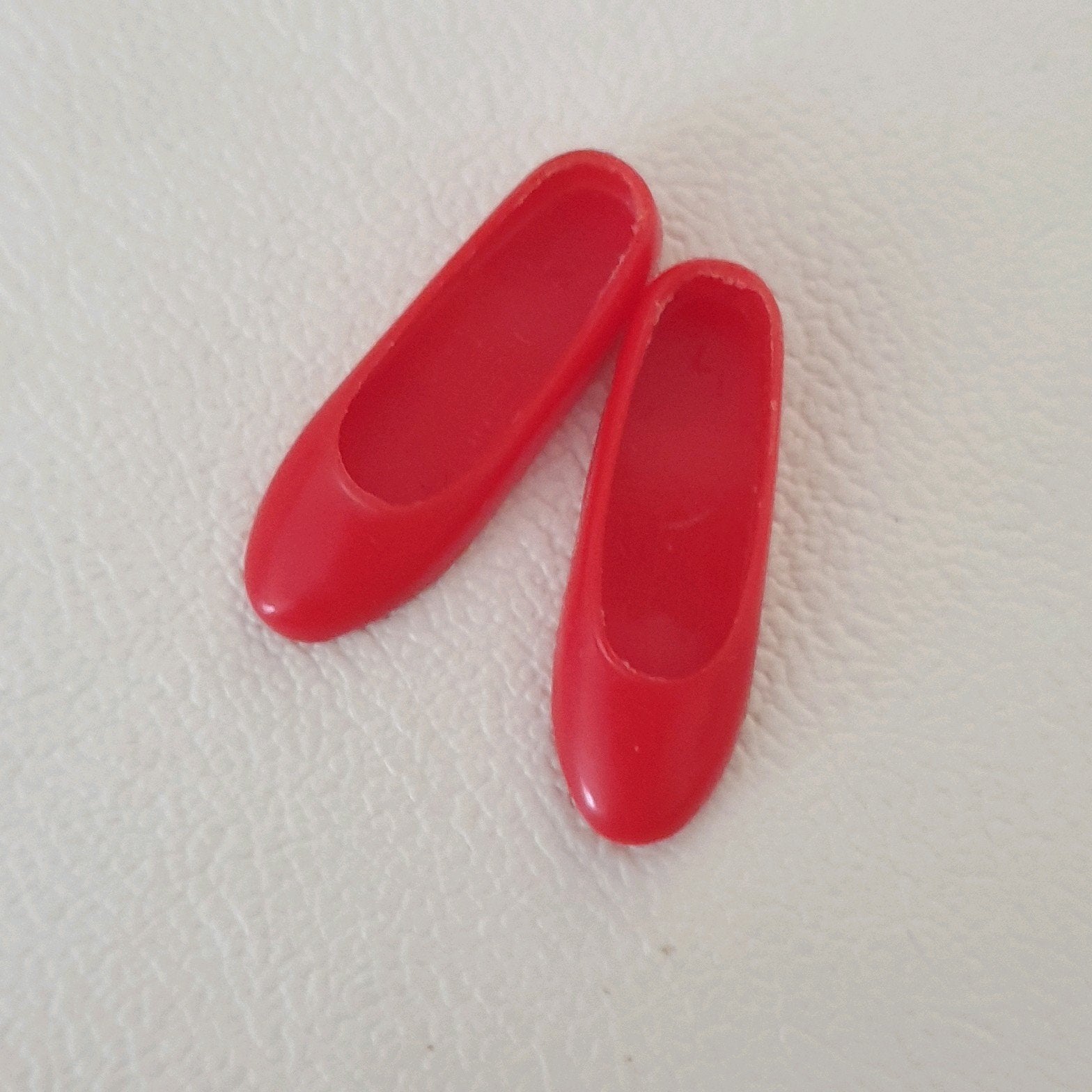 (Barbie) Skipper rode flats / schoentjes Japan gemerkt, Verzamelen, Poppen, Ophalen of Verzenden, Accessoires