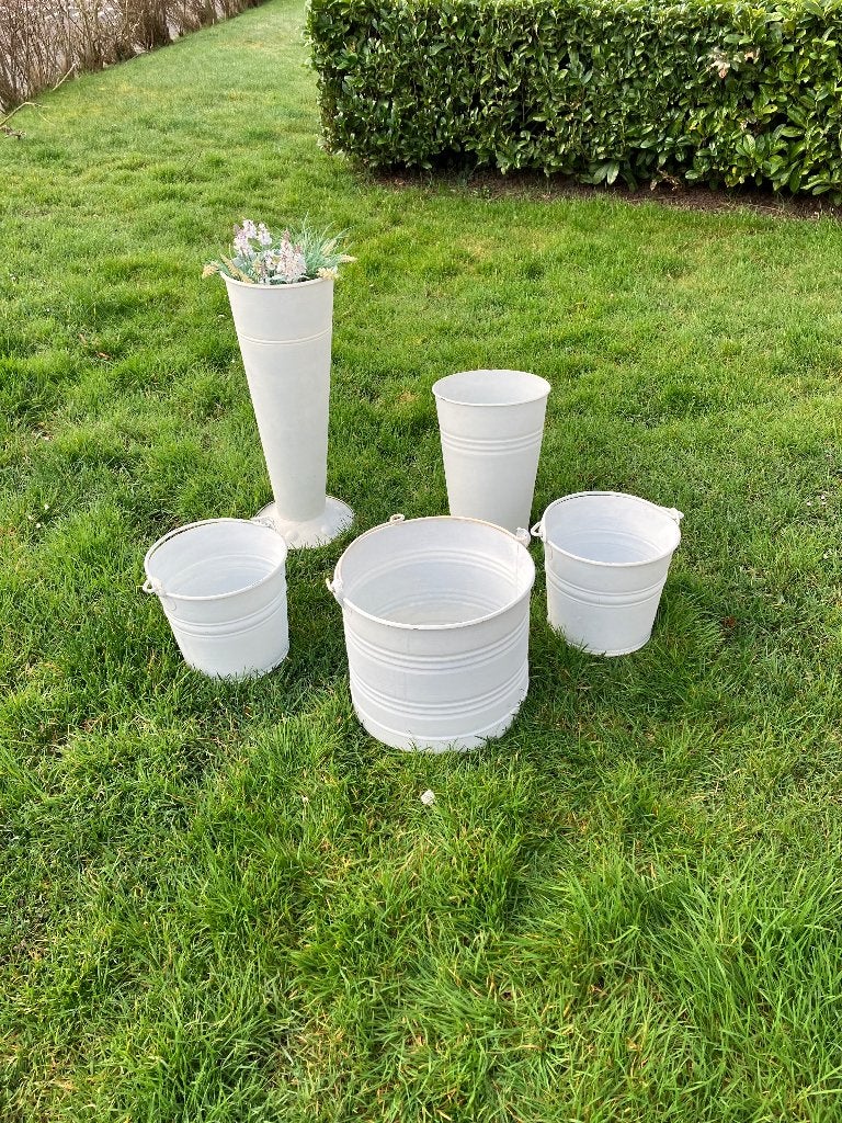 Zinken emmers & potten als unieke plantenbakken, Ophalen, Rond, Zo goed als nieuw, 30 tot 60 cm