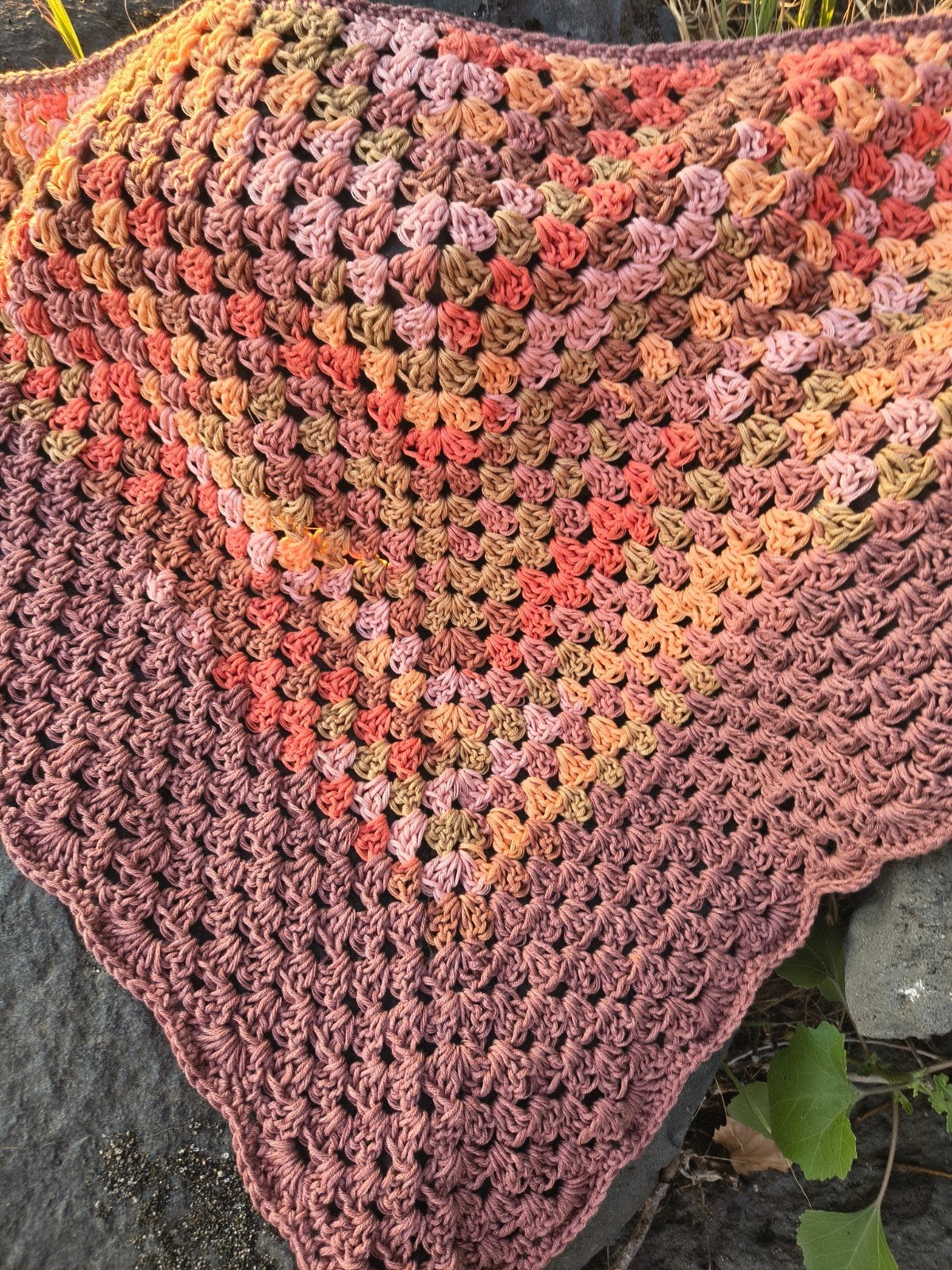 Handgehaakte omslagdoek - Perfect voor zomeravonden, Kleding | Dames, Mutsen, Sjaals en Handschoenen, Maat 42/44 (L), Nieuw, Ophalen of Verzenden
