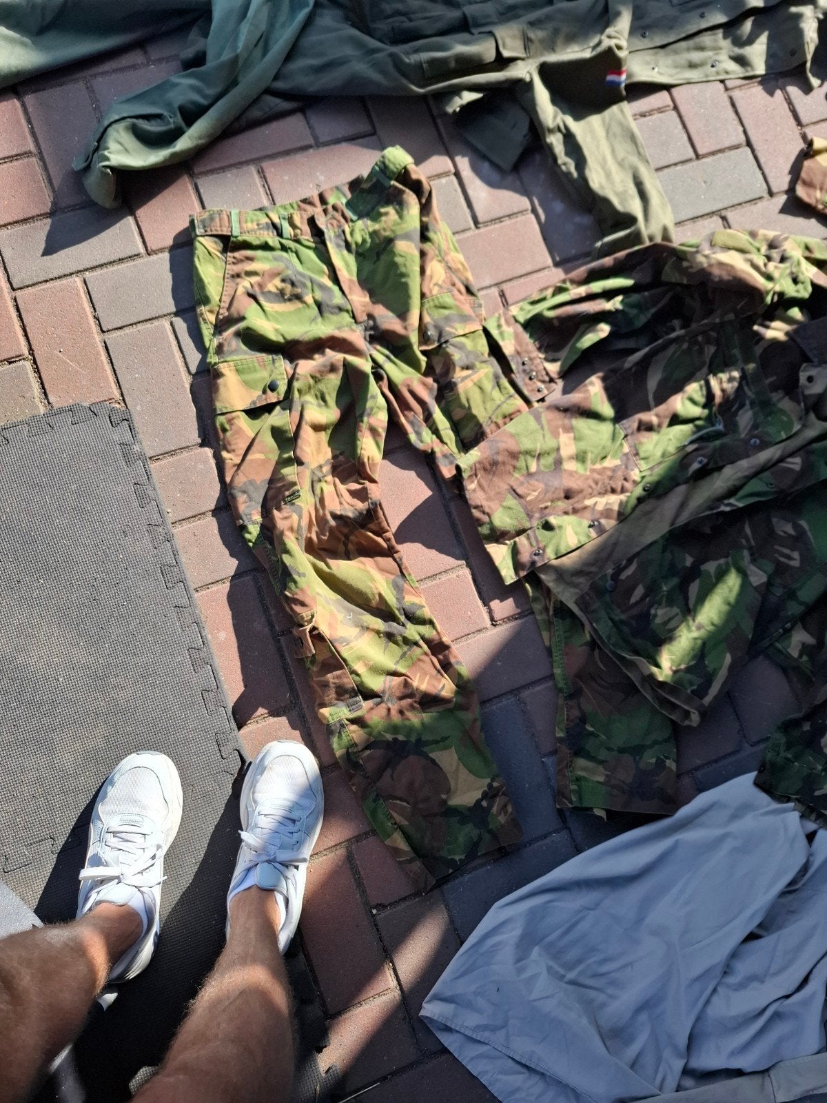 Diverse militaire kleding en uniformen, Ophalen of Verzenden