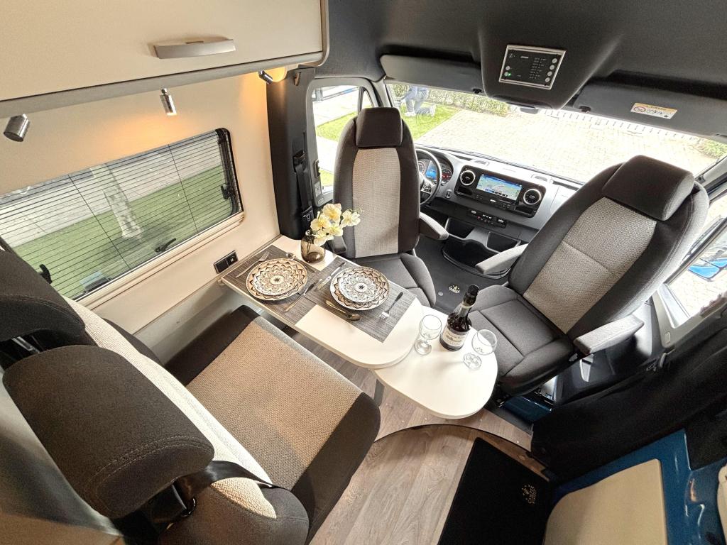 Hymer Free 600 S MERCEDES AUTOMAAT DWARSBED + HEFDAK 5.99M, Automaat, Bedrijf, Diesel, Hymer