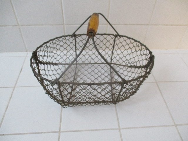 brocante metaal mand voor eieren of als fruit mand, Ophalen of Verzenden