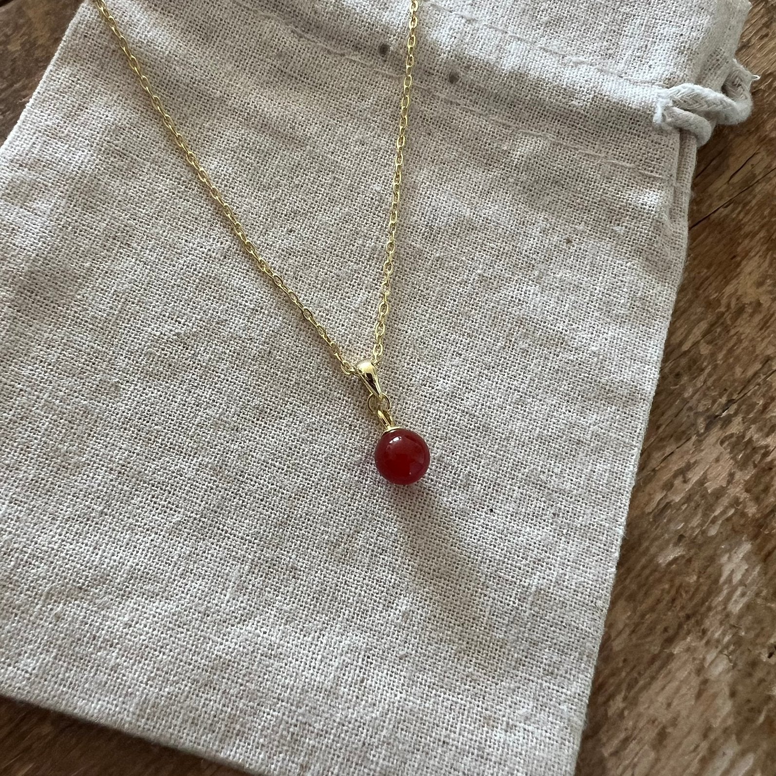 Zilveren 925 goud vergulde ketting met rode jade, Verzenden, Zo goed als nieuw, Goud, Zilver