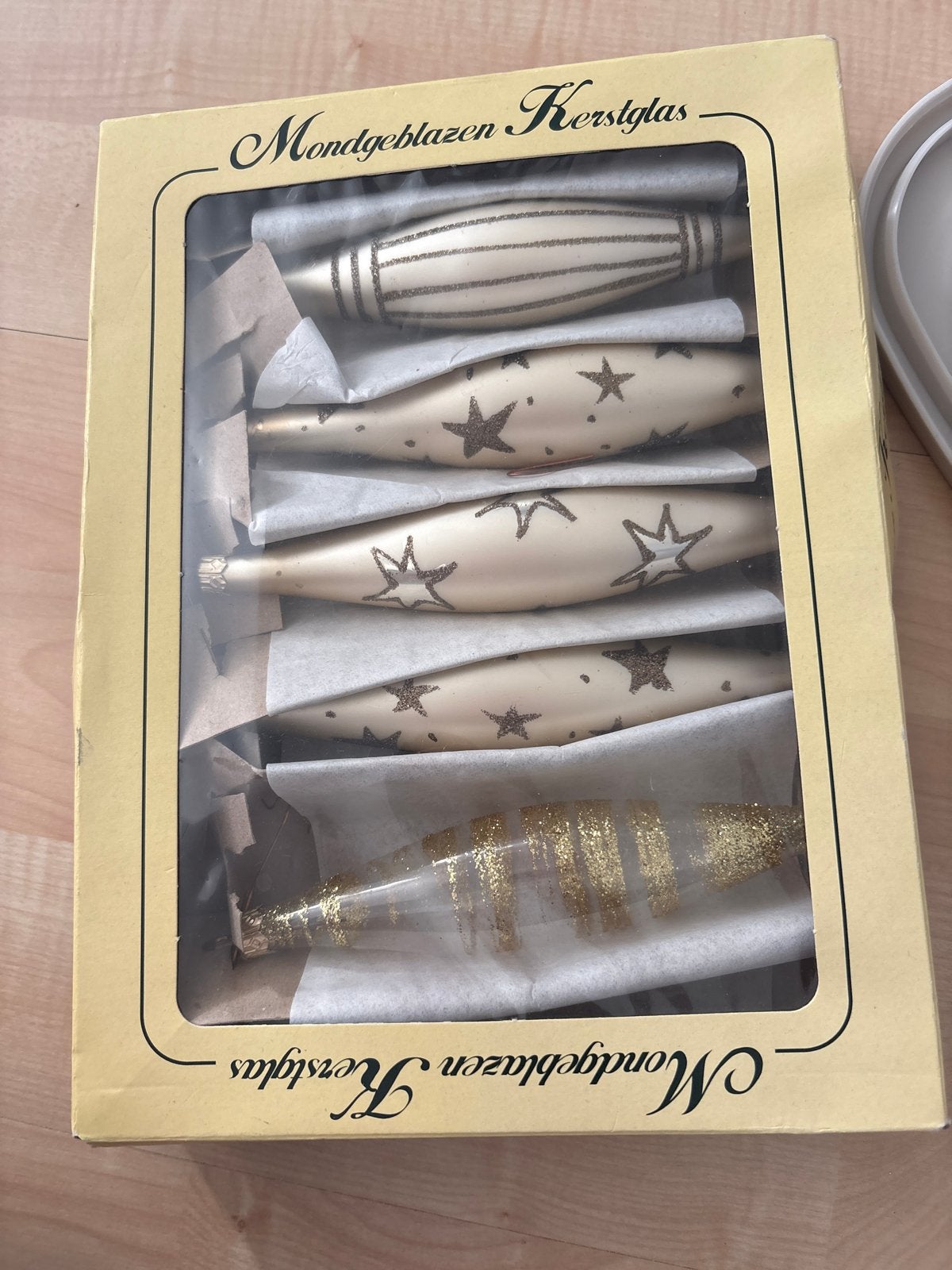 Vintage oude kerstballen, Ophalen