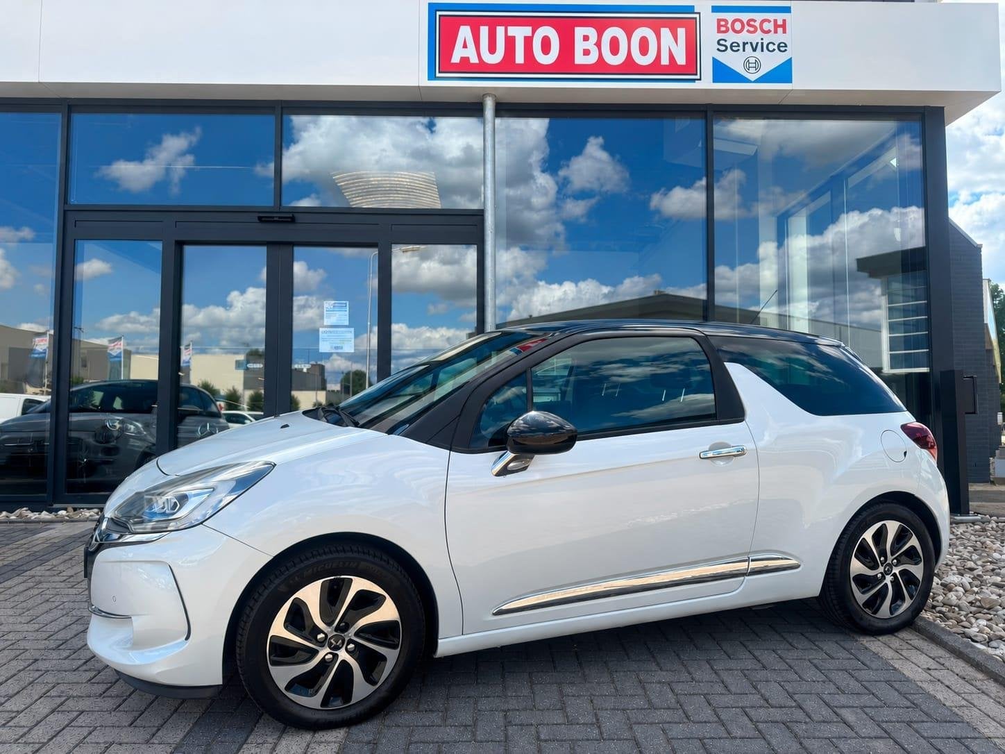 Citroen DS3 1.2 82PK SO CHIC : NAVI/LED/CLIMA/2XPDC /KUIPZET, Voorwielaandrijving, Stof, Gebruikt, 1199 cc