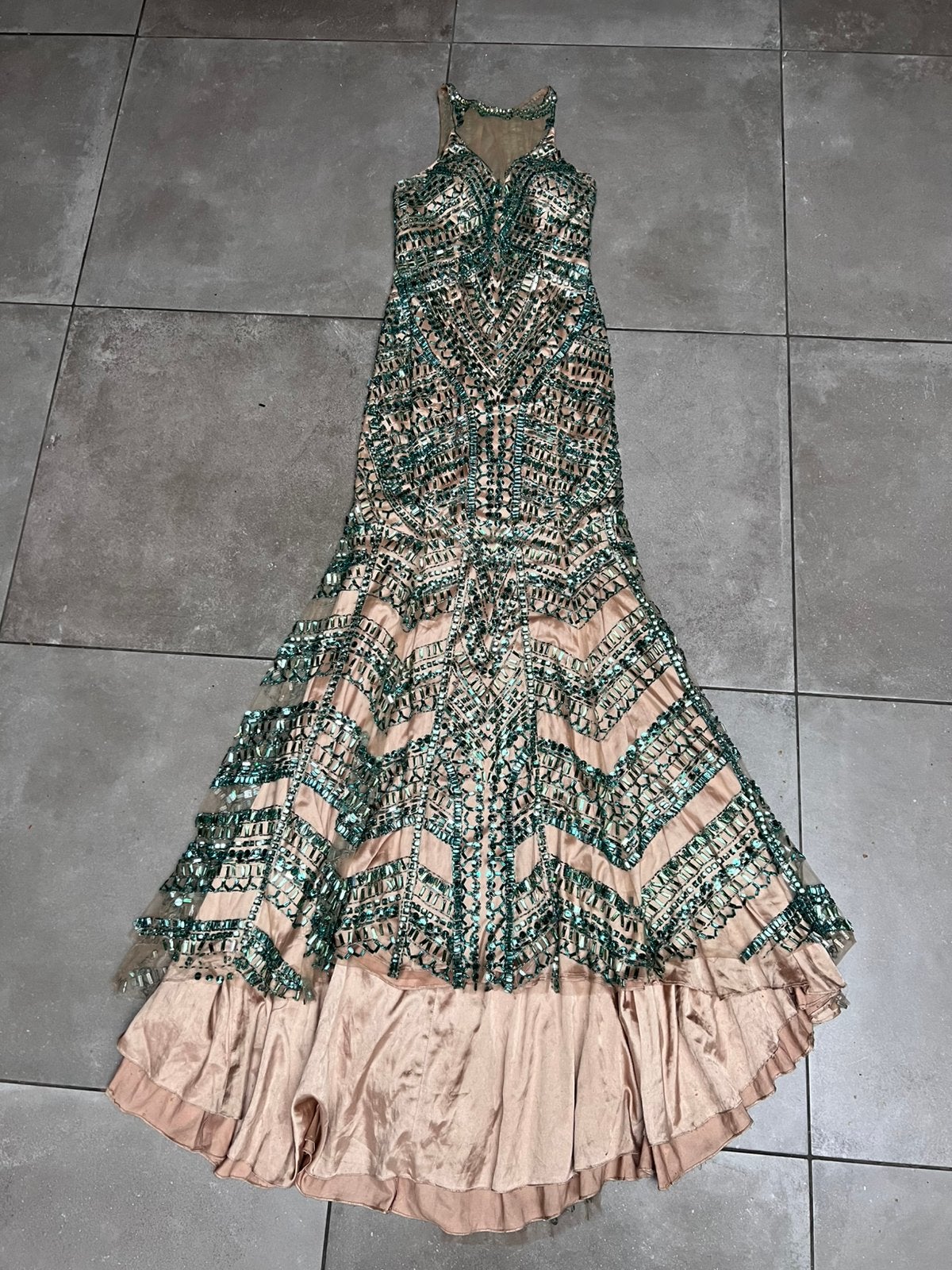 SHERRI HILL SMARAGD GROEN BEIGE GALAJURK FEESTJURK MAAT M, Maat 38/40 (M), Galajurk, Ophalen of Verzenden, Zo goed als nieuw