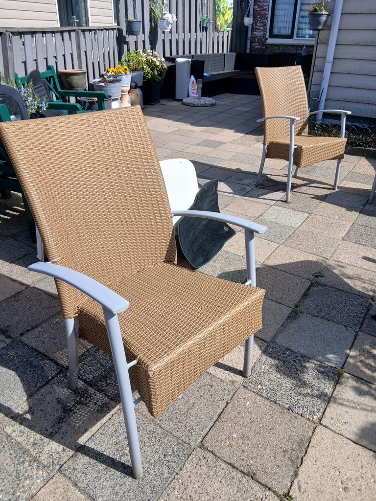 4 Rotan tuinstoelen met armleuningen., Ophalen, Gebruikt, Rotan