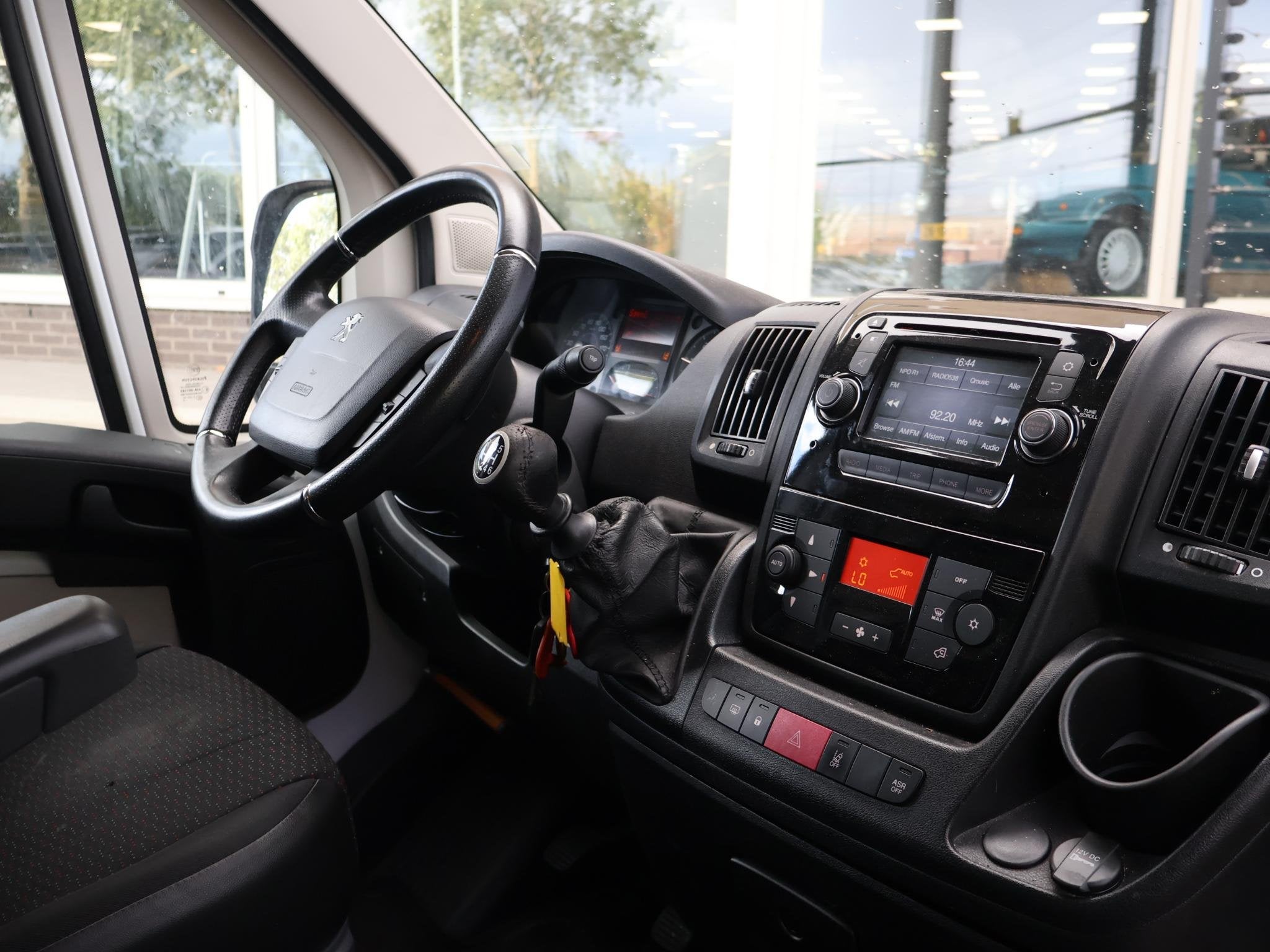 Peugeot Boxer 435 2.2 HDI 150 PK BAKWAGEN MEUBELBAK MET LAAD, Auto's, Voorwielaandrijving, Euro 5, Stof, Gebruikt