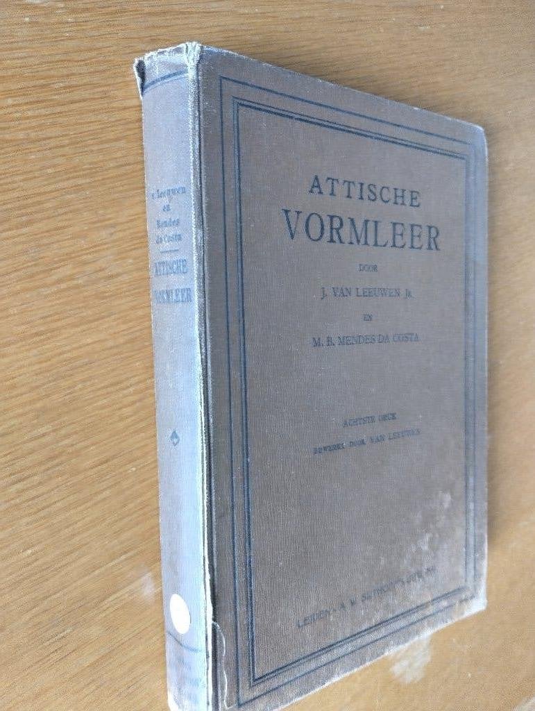 Nr. 1152  J. van Leeuwen jr. Attische vormleer, Ophalen of Verzenden, Leeuwen, J. jr.