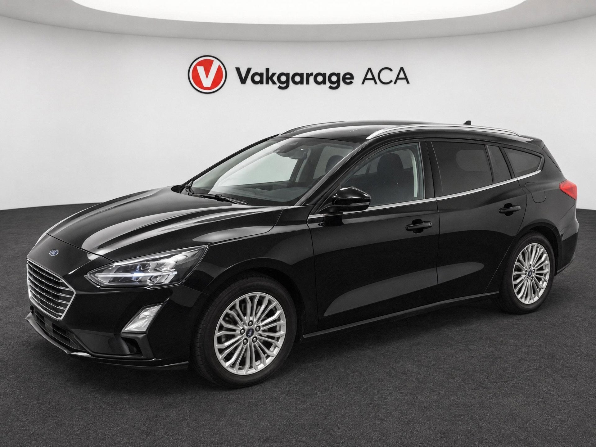 Foto 3 van Ford Focus Wagon 1.0 EcoBoost Titanium Business // NAVI // C