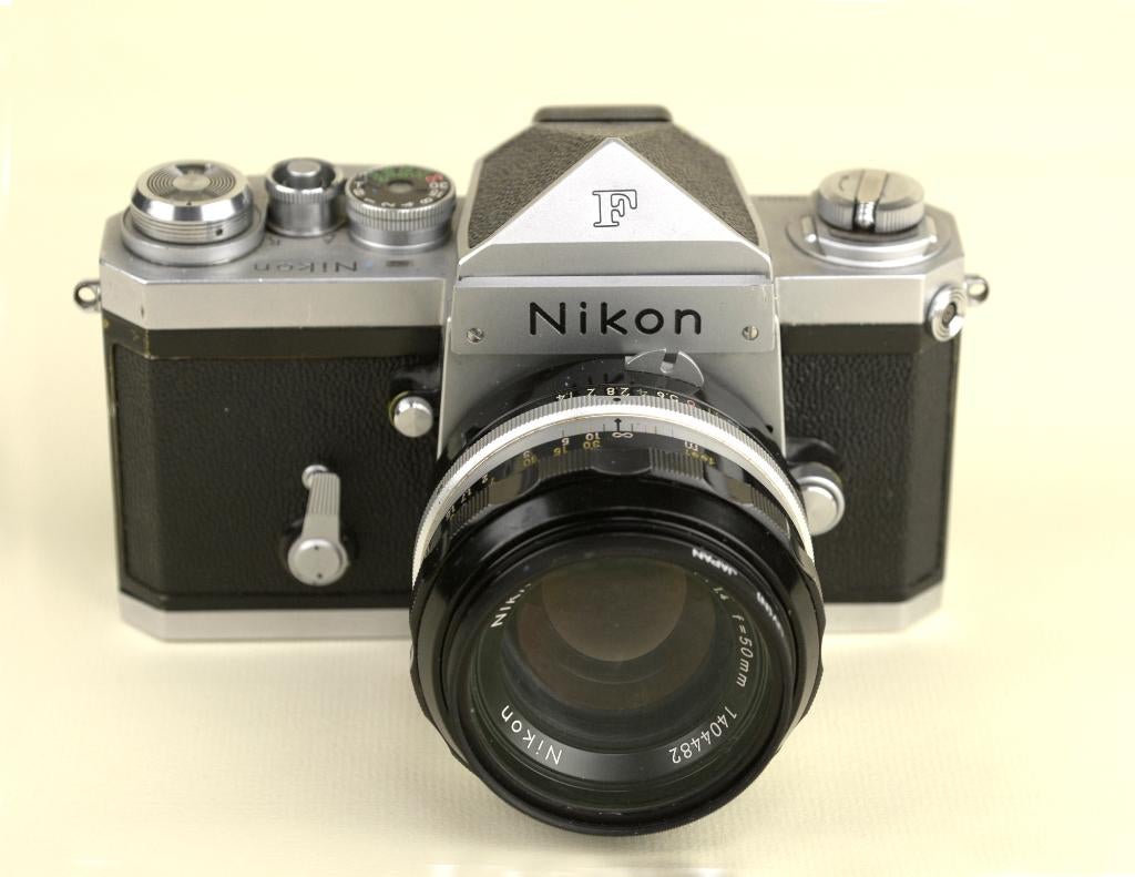 Nikon F met prismazoeker en opzichtzoeker, Ophalen of Verzenden, Zo goed als nieuw, Spiegelreflex, Nikon