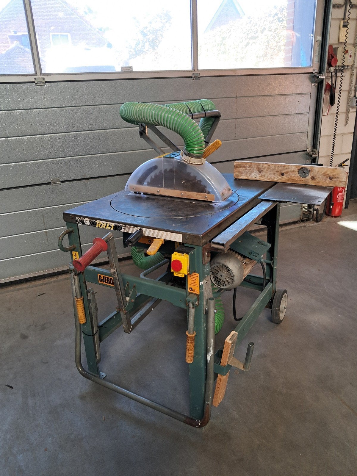 Gjerde 1603 400v bouwzaag zaagmachine, Ophalen