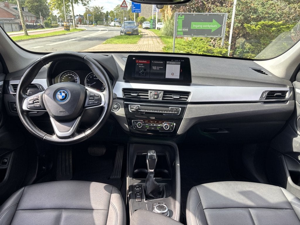 BMW X1 xDrive25e Executive 2e-Eig. & Keurig-Onderh BOVAG-Gar, 12 maanden, Bluetooth, Gebruikt, Zwart
