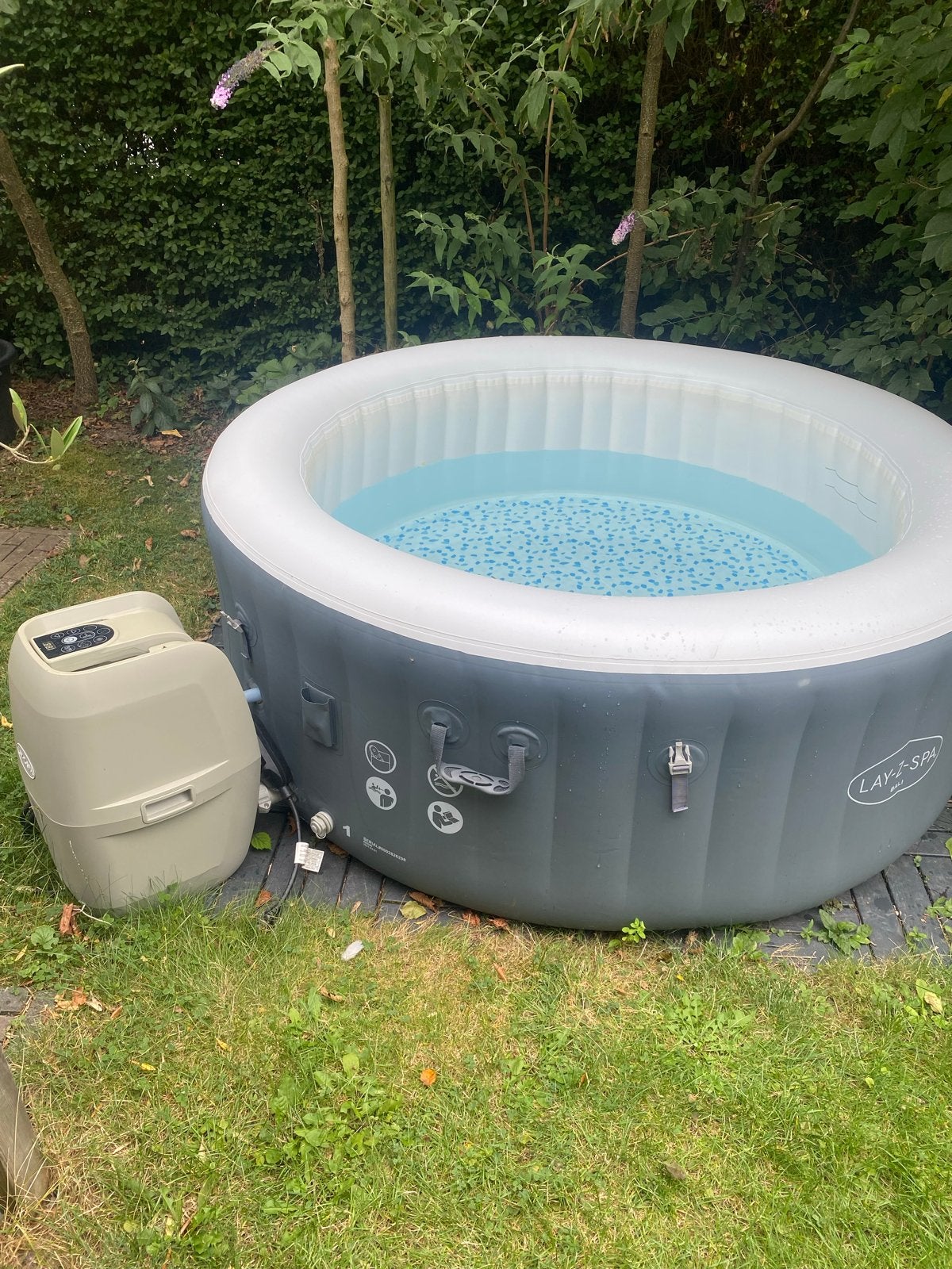 Lay-Z-Spa Bali opblaasbare jacuzzi met afdekzeil (pomp lekt), Ophalen, Gebruikt, Afdekzeil, Opblaasbaar