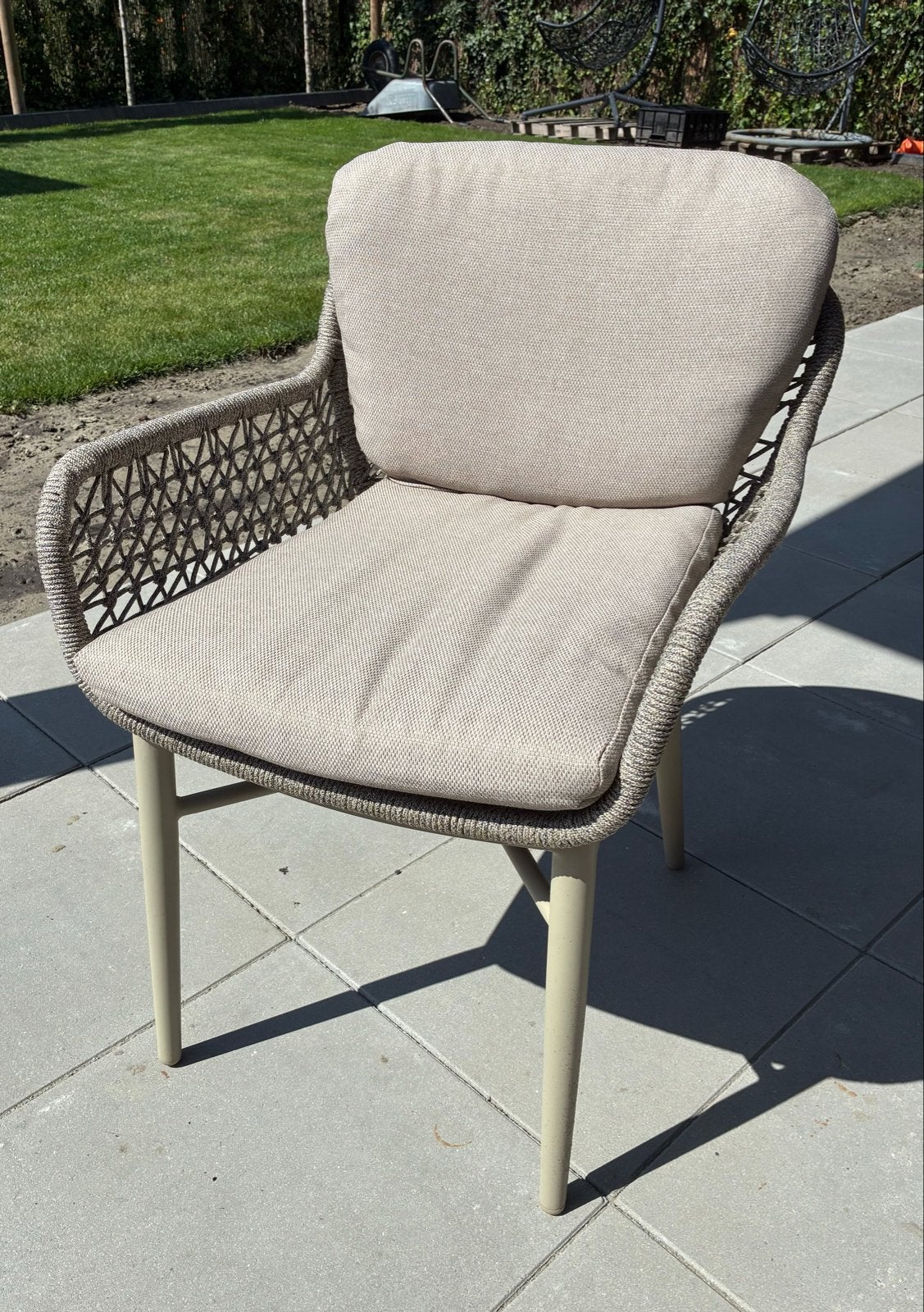 Stijlvolle tuinstoel (6st) met gevlochten details en kussens, Ophalen, Zo goed als nieuw, Wicker
