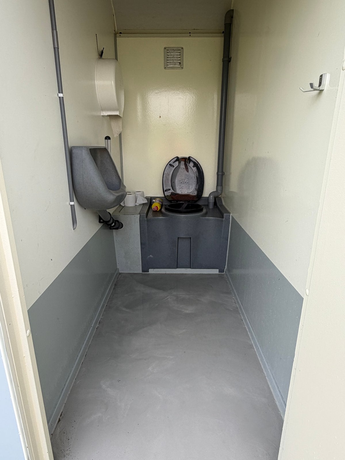 Snelverkeer Schaftwagen met toilet, urinoir, keukenblok, Ophalen