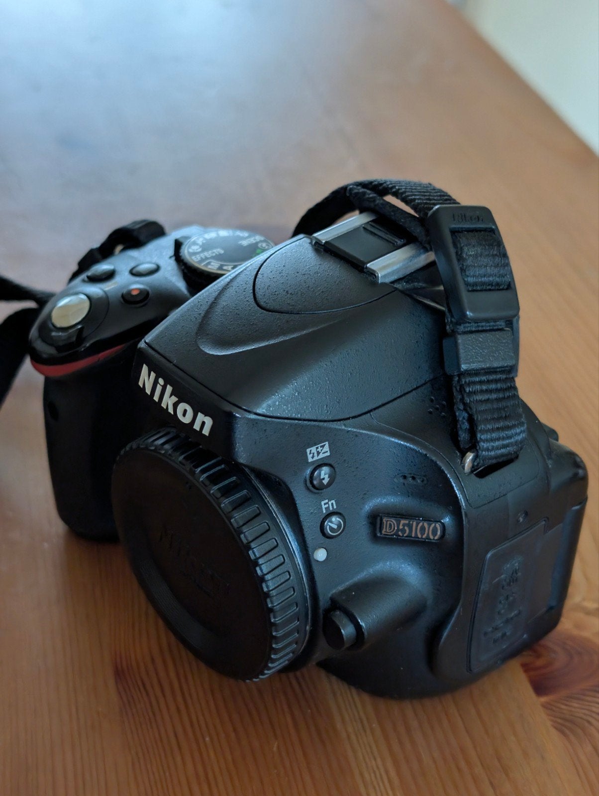 Nikon D5100 DSLR camera met 3 lenzen en tas, Beschermhoes/tas, Nikon, Ophalen of Verzenden, Zo goed als nieuw