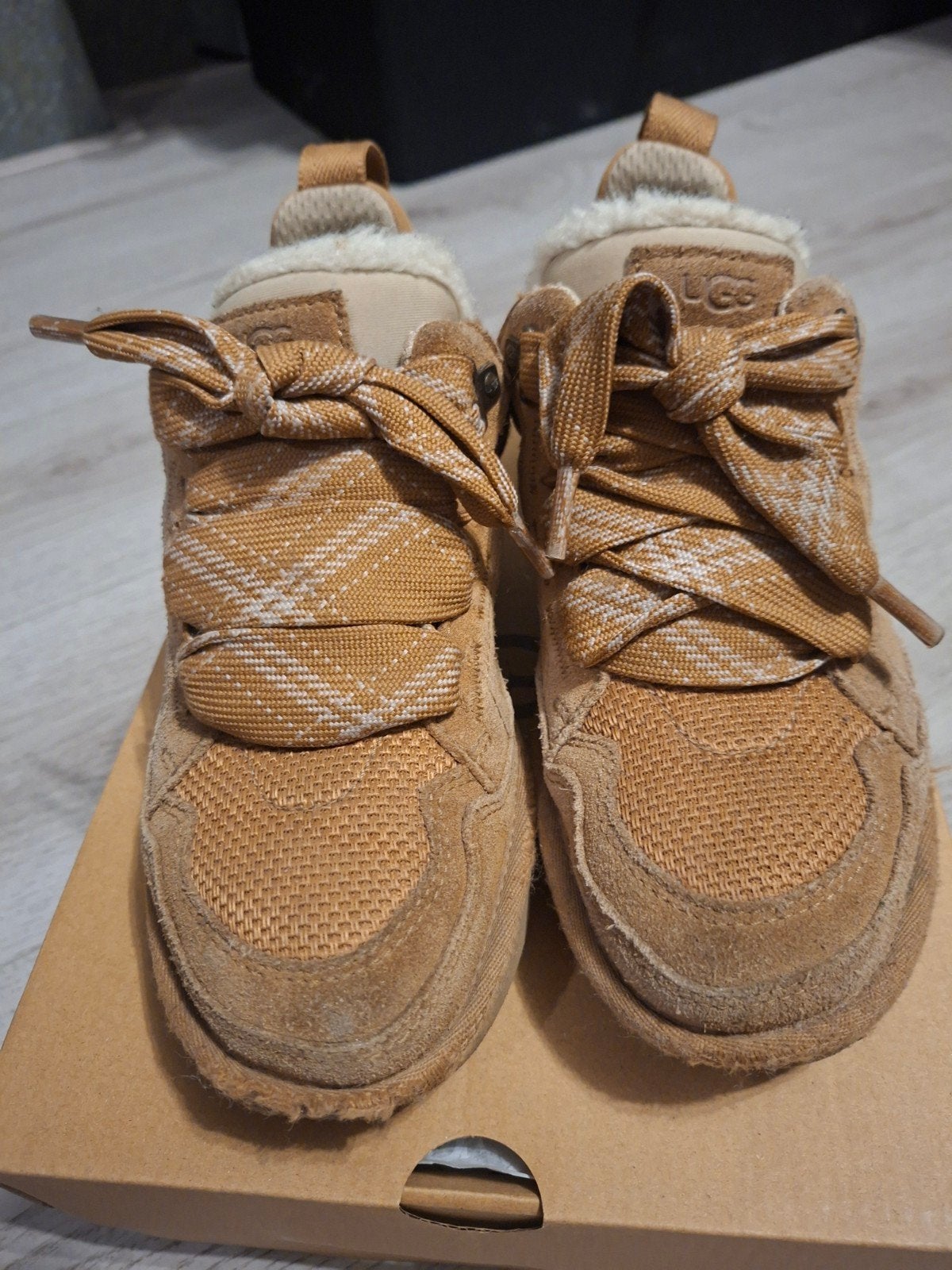 UGG lowmel mt 37 chestnut. ca 4 mnd gedragen, UGG, Ophalen of Verzenden, Gedragen