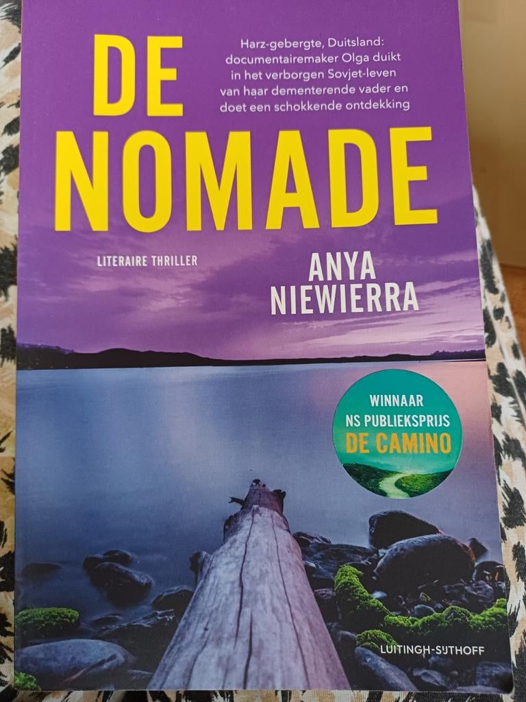 De Nomade - Literaire Thriller van Anya Niewierra, Boeken, Thrillers, Ophalen of Verzenden, Zo goed als nieuw, Anya Niewierra