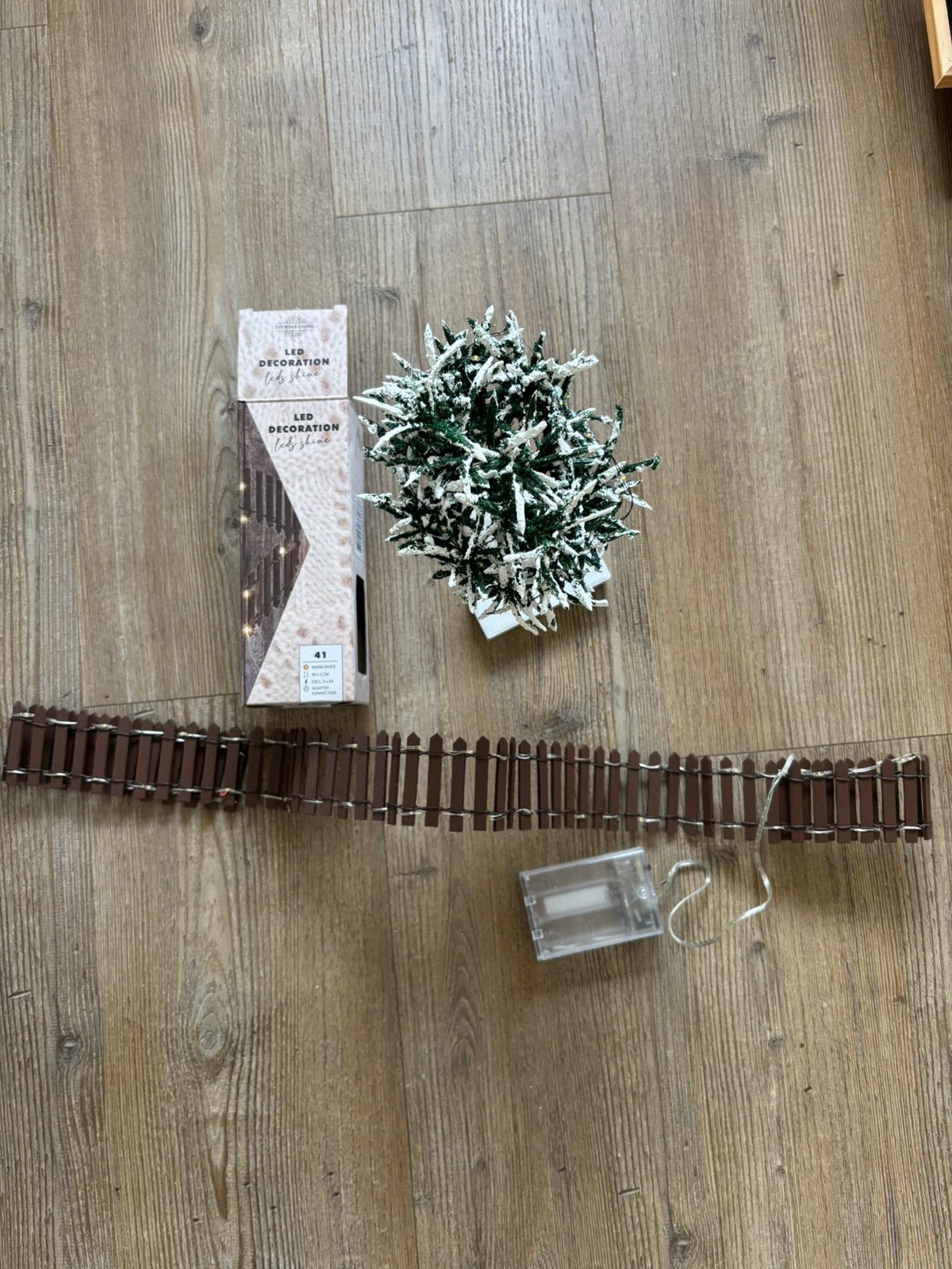 Te koop: Kerstdorp hekje met verlichting, Diversen, Ophalen, Nieuw