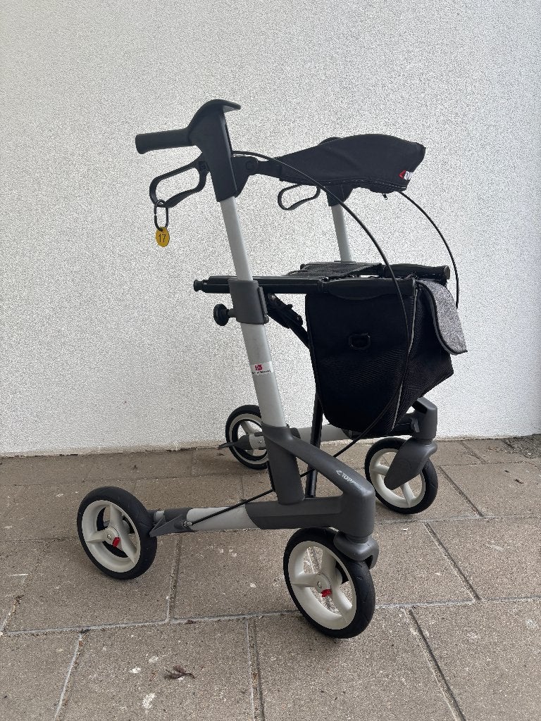 Nr 17 ... Topro 5G met  tas en rugleuning, Diversen, Rollators, Ophalen, ., Zo goed als nieuw, Opvouwbaar