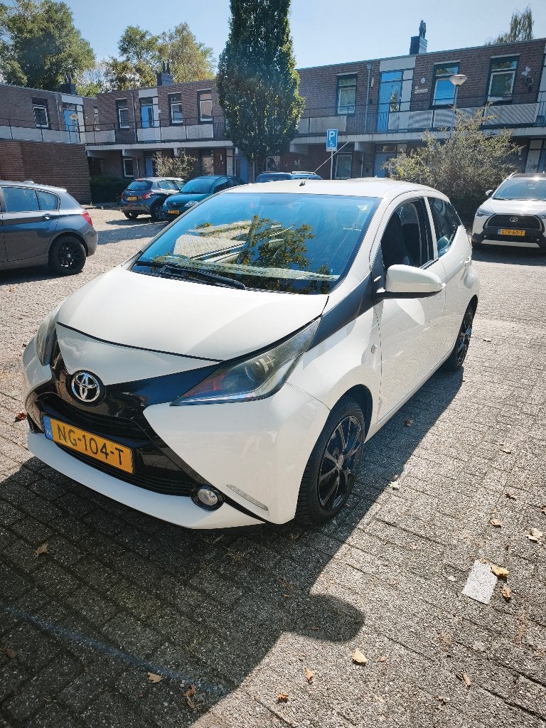 Toyota Aygo 1.0 VVT-i | Camera | Airco | 120.000 km | 2017, Auto's, Voorwielaandrijving, Stof, 4 stoelen, Wit