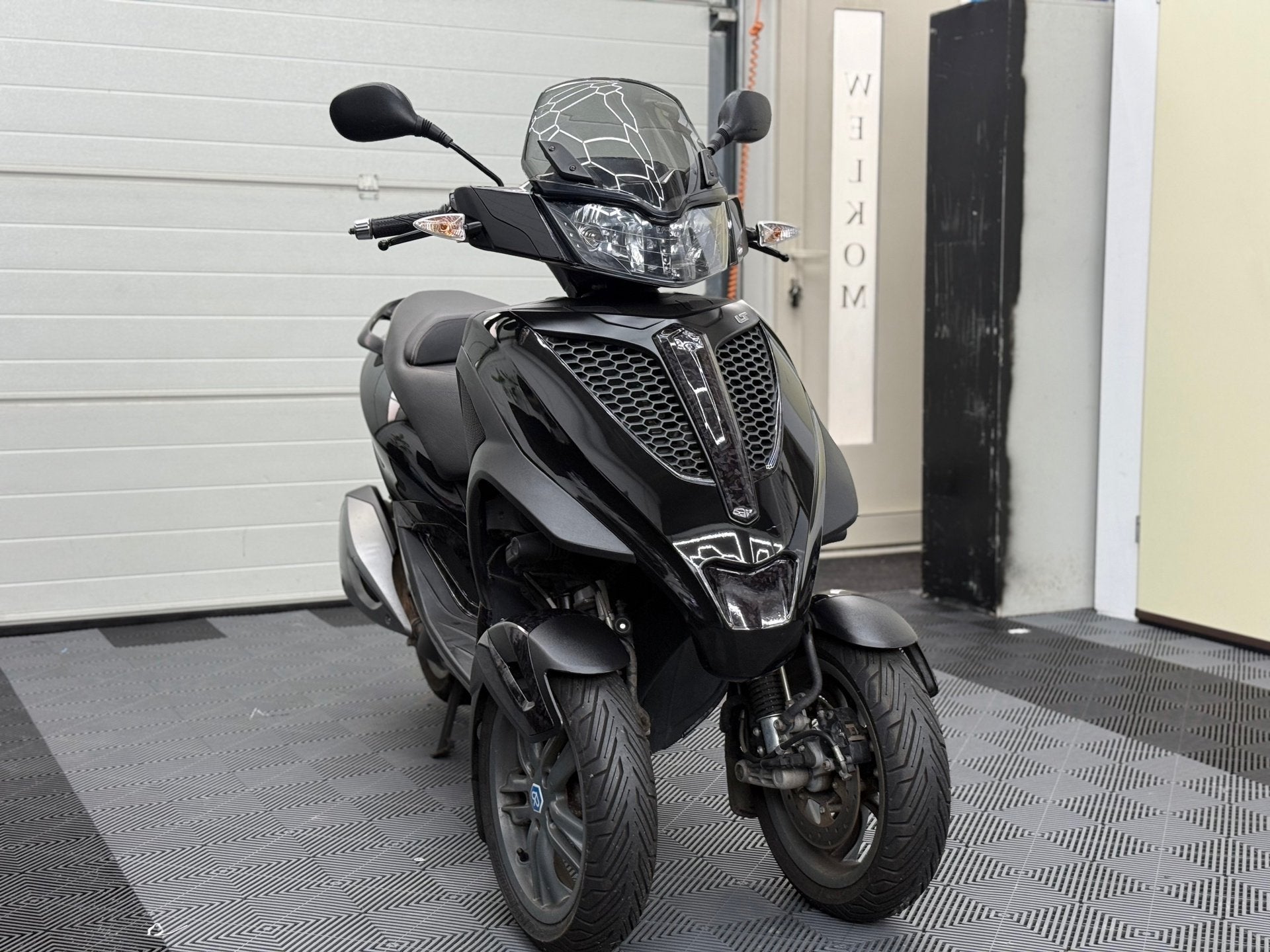 Piaggio Scooter 300 MP3 Yourban BLACK CARBON, Scooter, ABS, Automaat, 278 cc
