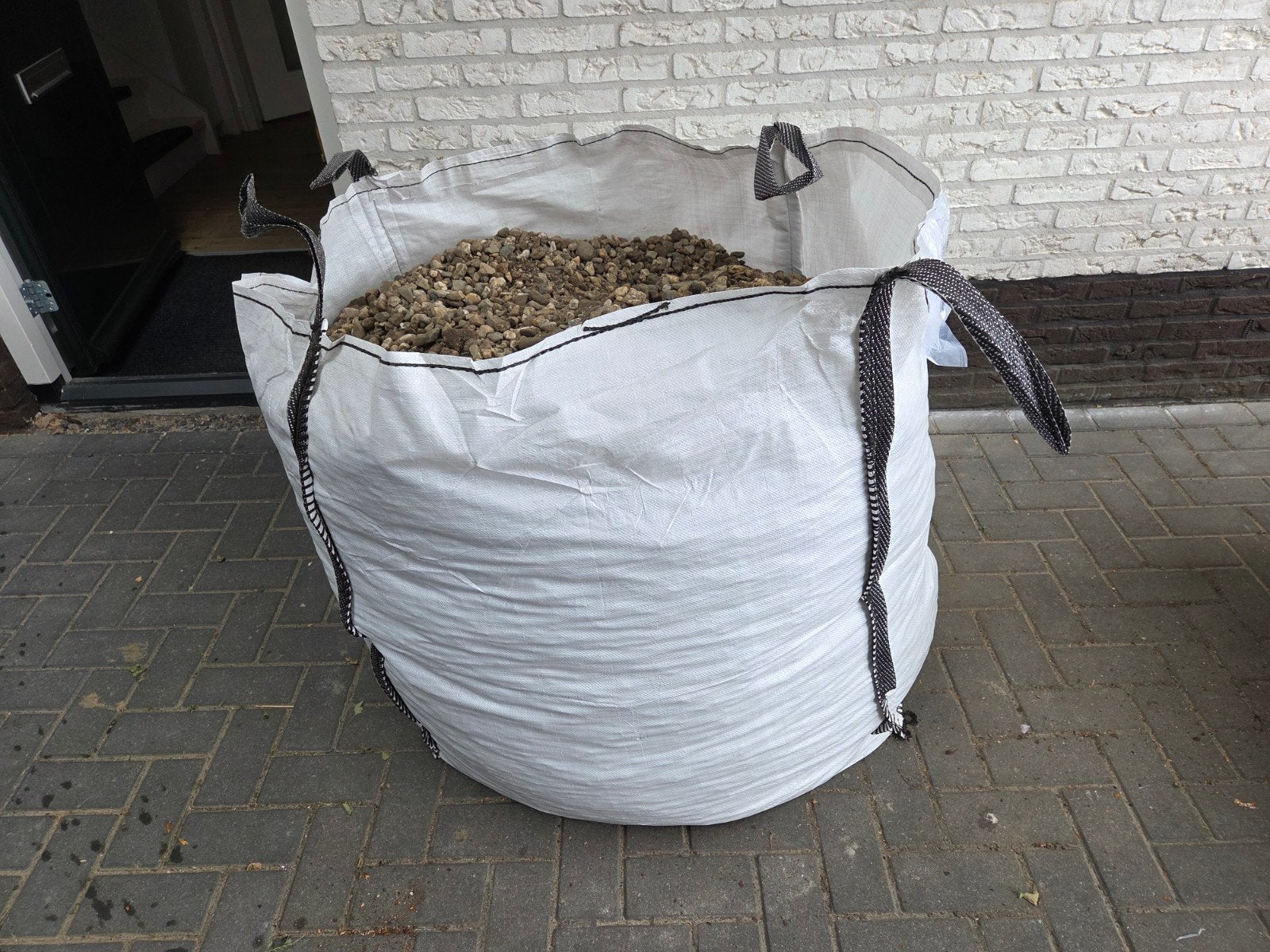 Gratis grind ca. 1 m3 - zelf ophalen, Ophalen, Gebruikt, Grijs, Grind