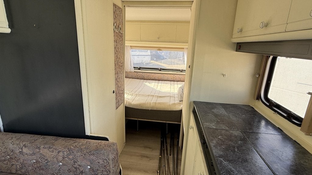 Dethleffs Camper 440 T bouwjaar 1993 met voortent, Caravans en Kamperen, Fietsenrek, Bedrijf, Treinzit, 750 - 1000 kg