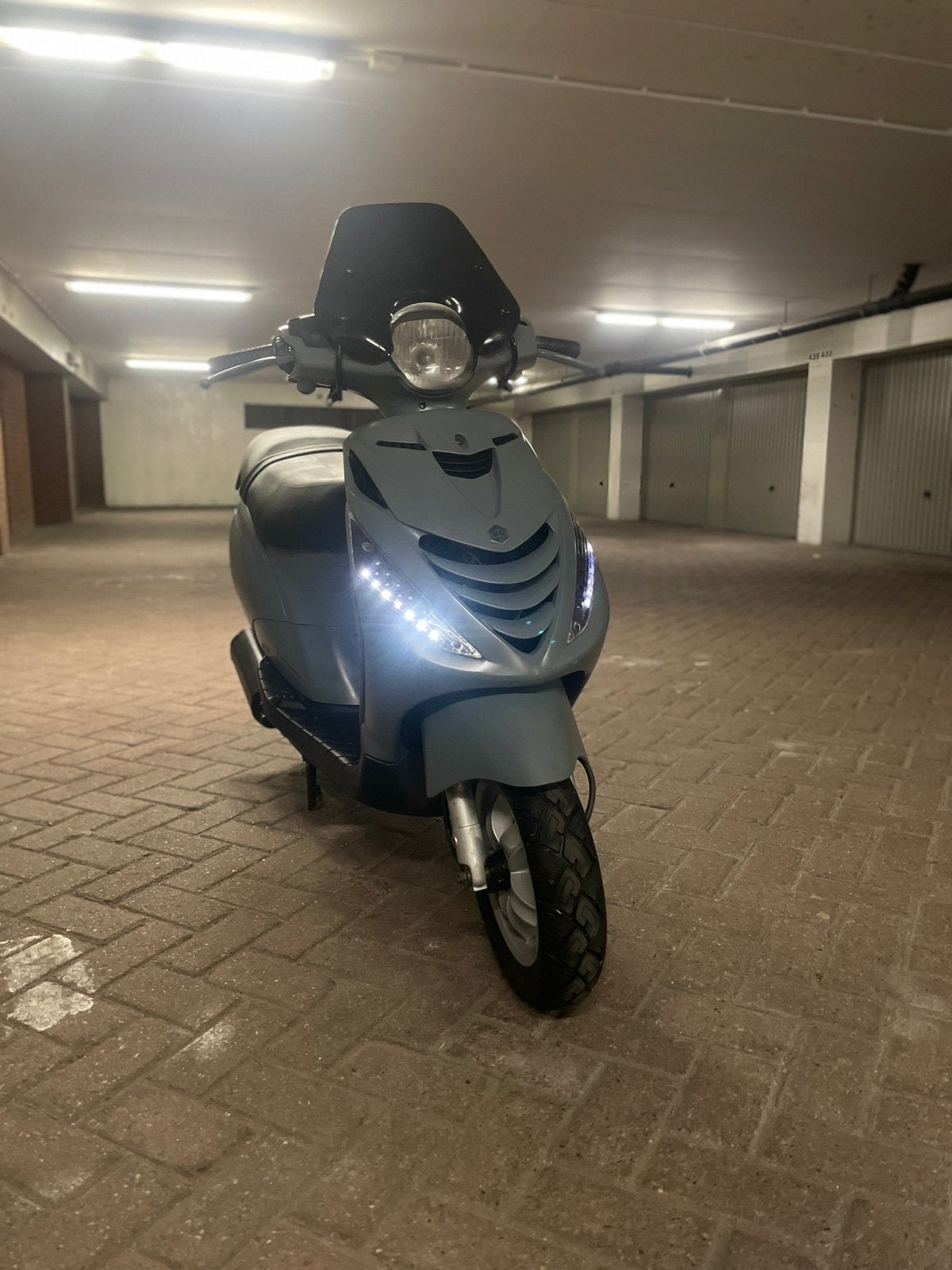 Piaggio Zip 4T 2V 50cc – 2011 – Custom Nardo Grey – Malossi, Ophalen, Zo goed als nieuw, Benzine, Zip