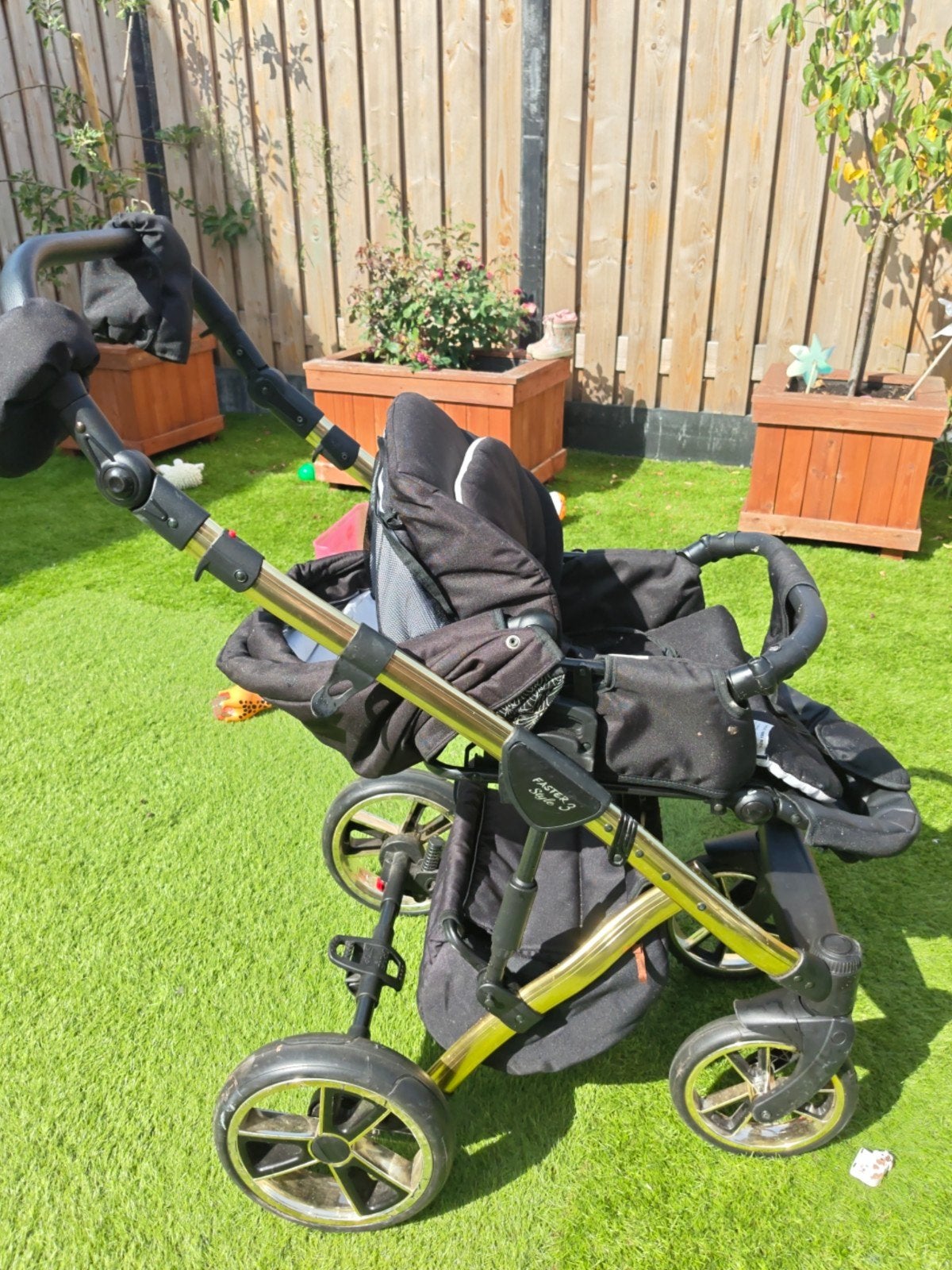 babywagen 2 in 1 zwart met goud, Ophalen, Zo goed als nieuw, Overige merken