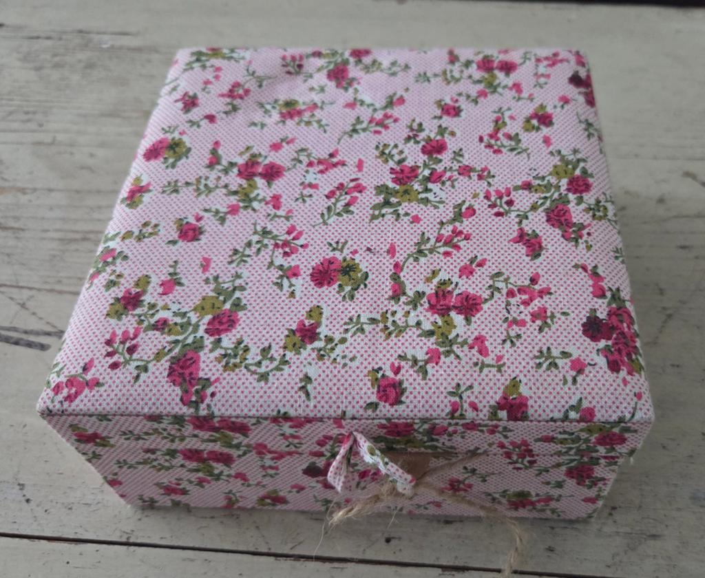Brocante stoffen doos met roosjes, Antiek en Kunst, Curiosa en Brocante, Ophalen of Verzenden
