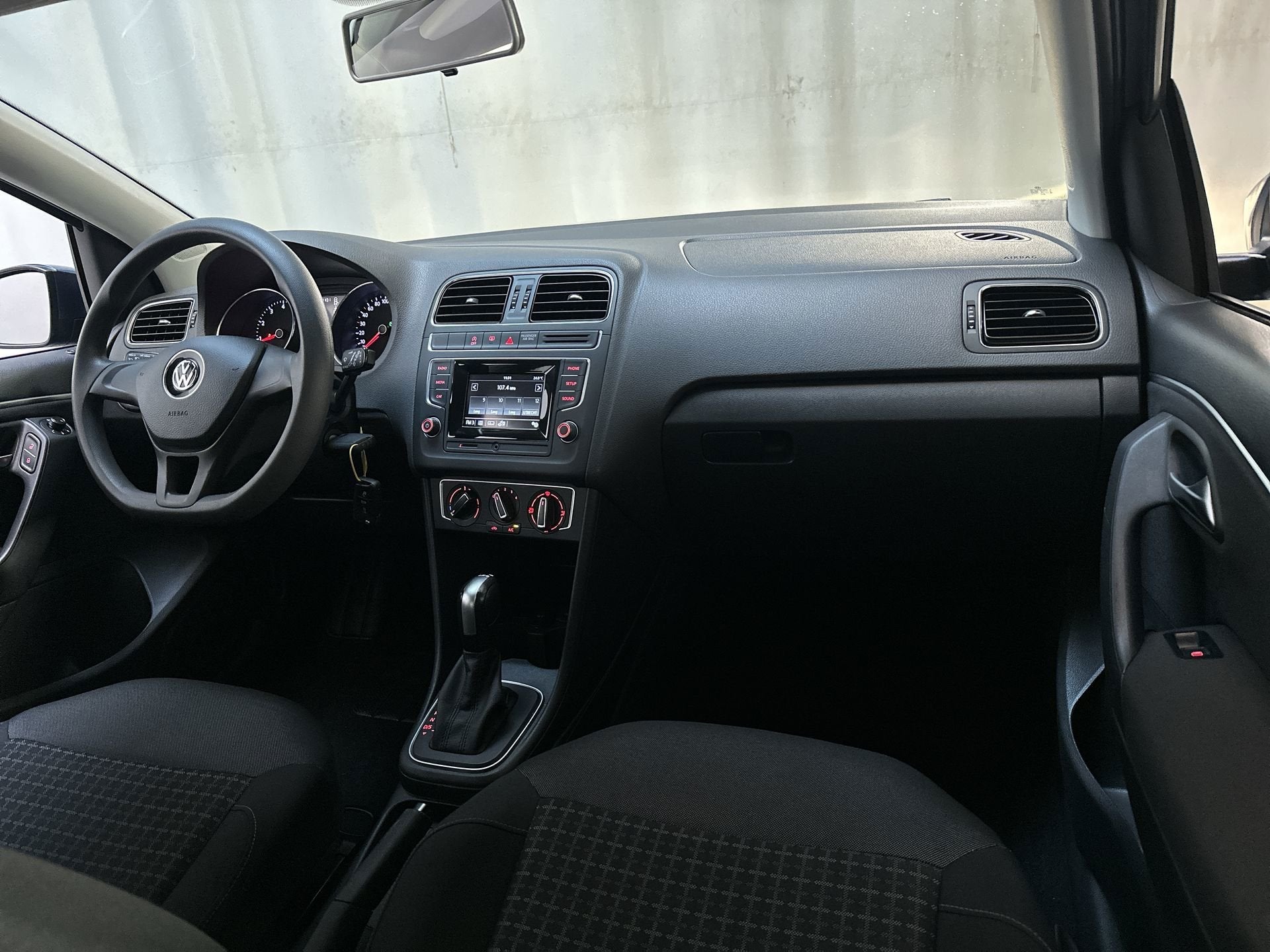 Volkswagen Polo 1.2 TSI 90pk DSG Comfortline Airco Cruise Co, Stof, 4 cilinders, Met garantie (alle), Origineel Nederlands