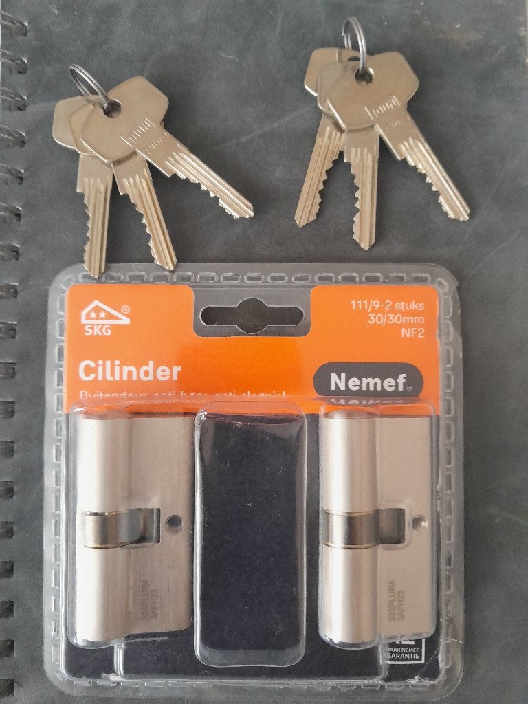 2 nieuwe sloten 30/30 mm, Ophalen of Verzenden, Nieuw, Koper of Messing, Slot