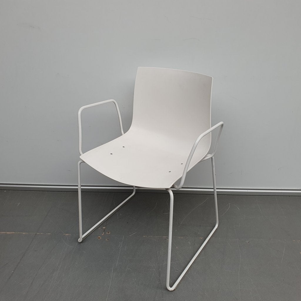 Arper Catifa 53 design stoel - wit kunststof, Huis en Inrichting, Stoelen, Gebruikt