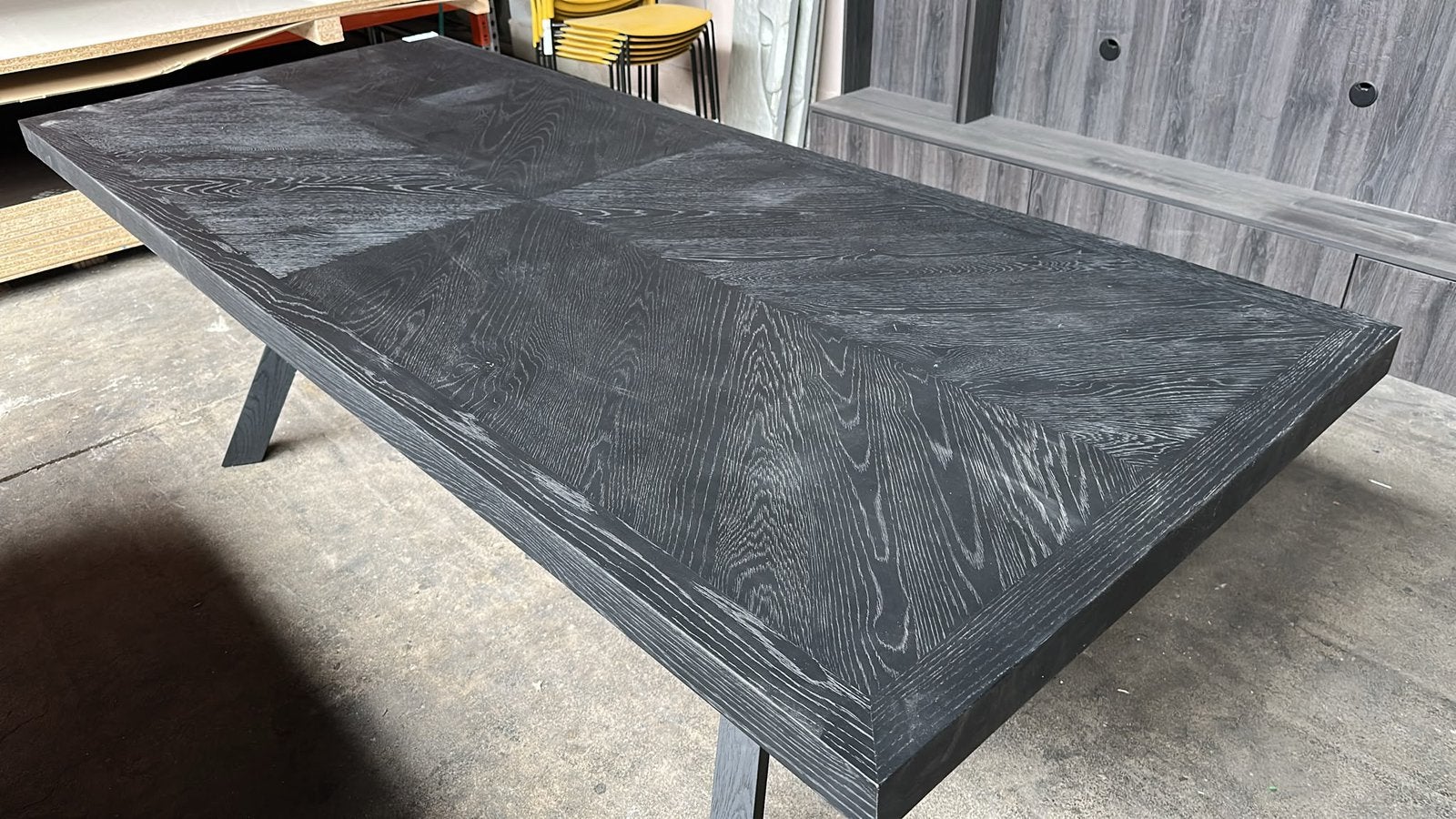 Eettafel showroommodel, Huis en Inrichting, Tafels | Eettafels, Vijf personen of meer, Rechthoekig, Overige houtsoorten, Nieuw