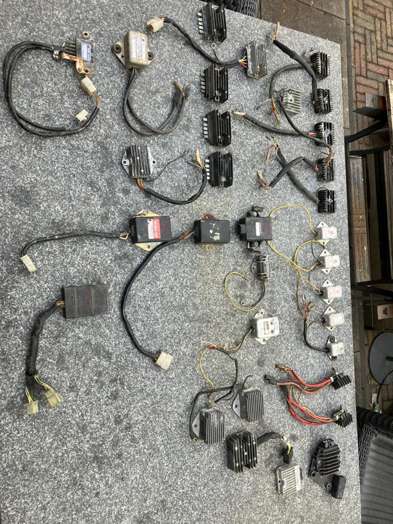 Spanningsregelaars/cdi/gelijkrichters suzuki/ducati, Motoren, Ophalen of Verzenden